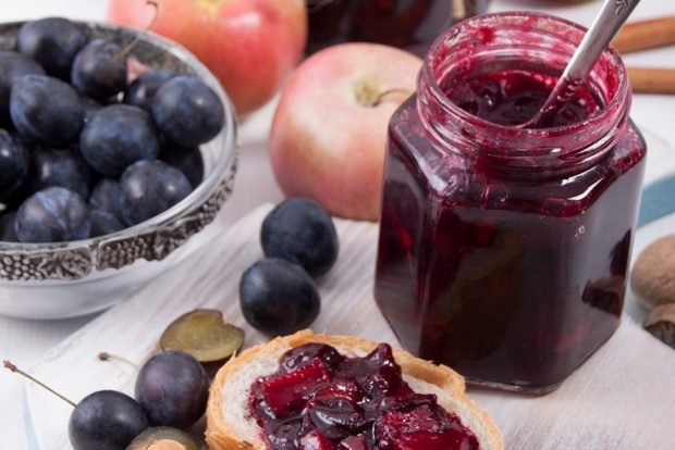 Sloe and apple jam is a simple and delicious recipe, how to cook step by step