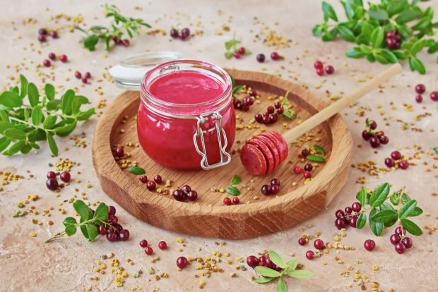 Lingonberries with honey for the winter without cooking – a simple and delicious recipe, how to cook step by step