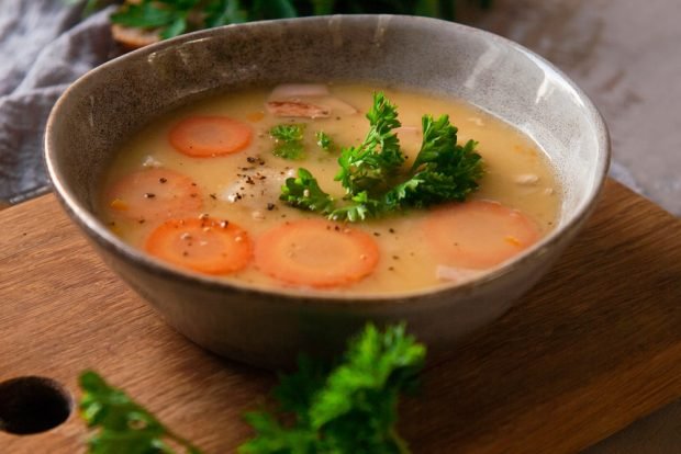 Pea soup with carrots and herbs is a simple and delicious recipe, how to cook step by step