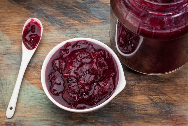 Blueberry sauce for winter – a simple and delicious recipe, how to cook step by step