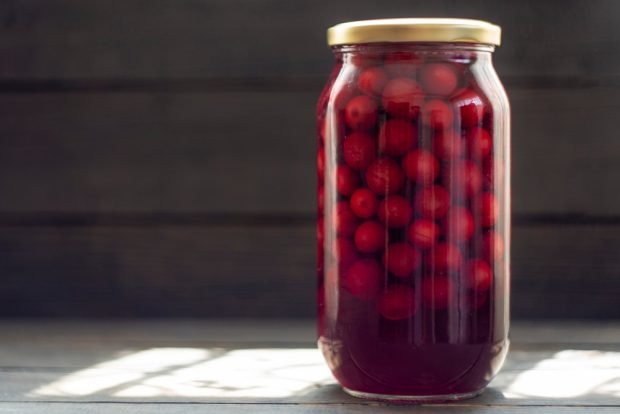 Cherry compote for winter with citric acid 