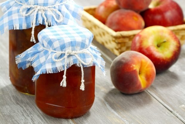 Jam from peaches and apples