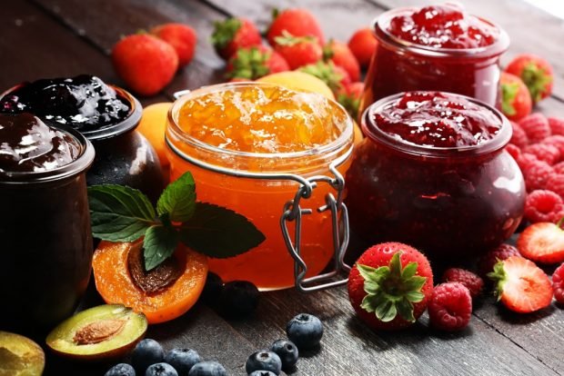 Apricot jam with strawberries – a simple and delicious recipe, how to cook step by step