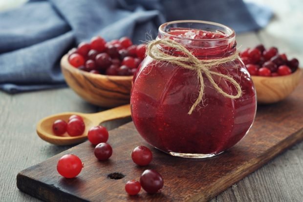 Cranberries with apples for winter – a simple and delicious recipe, how to cook step by step