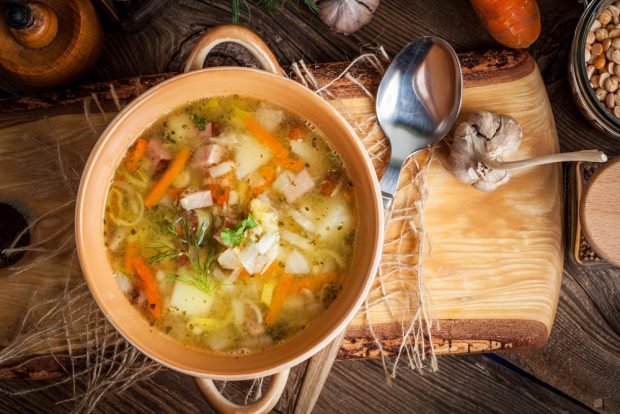 Pea soup with cabbage and leek is a simple and delicious recipe, how to cook step by step