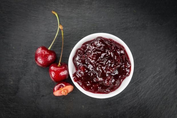 Cherry jelly with pits – a simple and delicious recipe, how to cook step by step