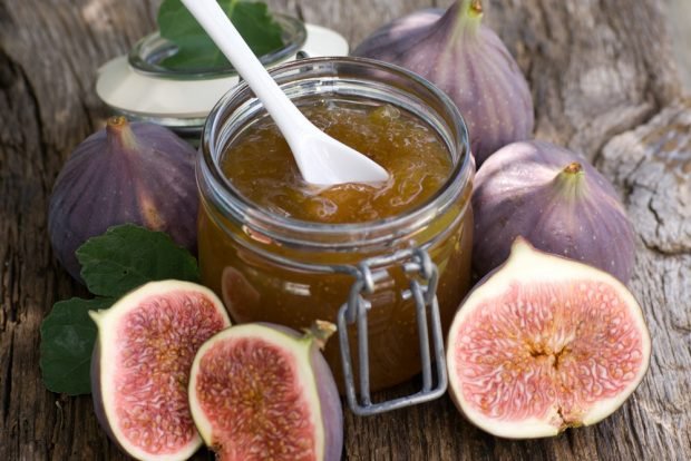 Fig jam with almonds is a simple and delicious recipe, how to cook step by step