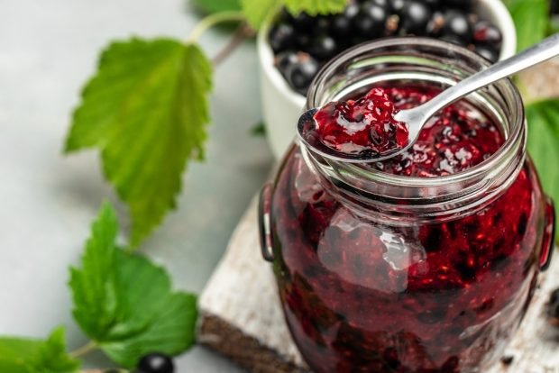 Currant jam with stones is a simple and delicious recipe, how to cook step by step