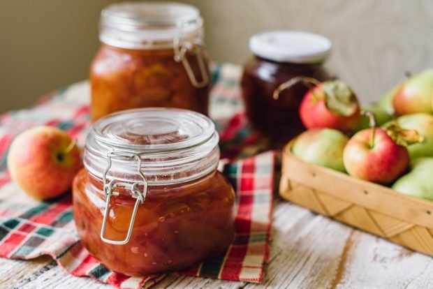 Apple jam with cinnamon and walnuts – a simple and delicious recipe, how to cook step by step