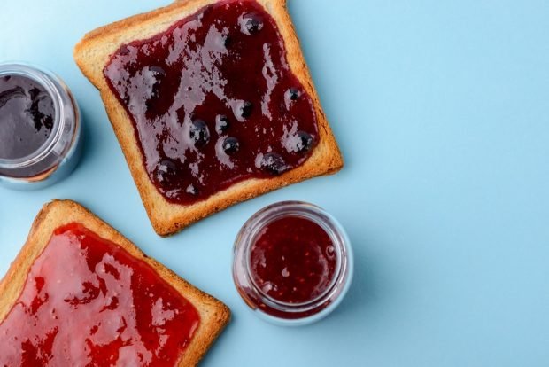 Blueberry jam with lingonberries – a simple and delicious recipe, how to cook step by step