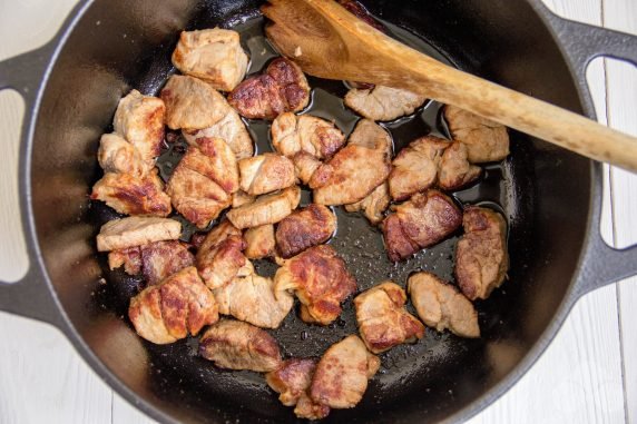 Lagman with pork, potatoes and noodles: photo of recipe preparation, step 2