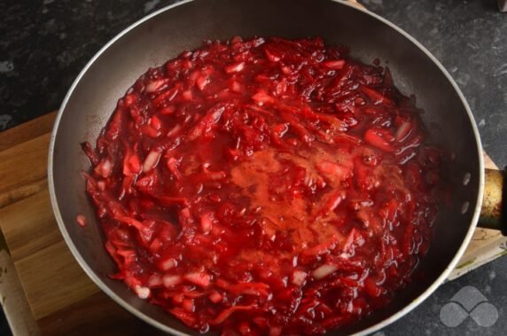 Borscht on chicken in 1 hour: photo of recipe preparation, step 5