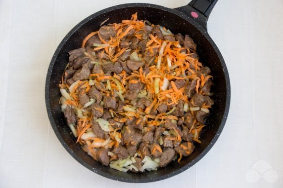 Lagman with beef and ready noodles: photo of recipe preparation, step 4 Lagman with beef and ready noodles: photo of recipe preparation, step 4
