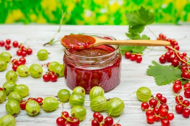 Gooseberry and red currant jam 