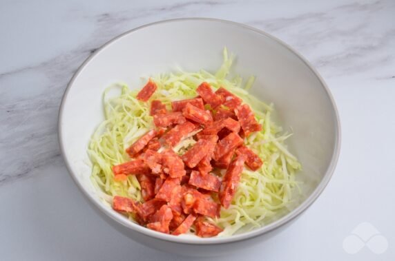 Salad with cabbage, sausage and peas: photo of recipe preparation, step 2