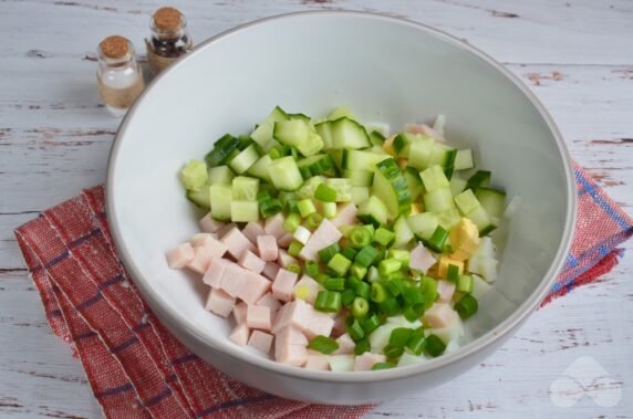 Ham, egg and cheese salad: photo of recipe preparation, step 2