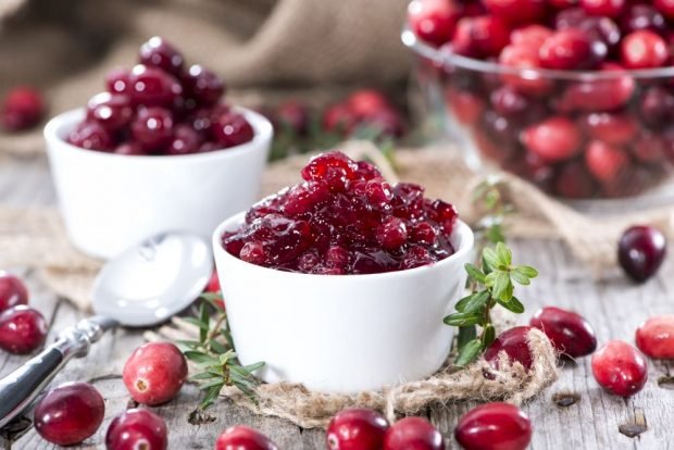 Cranberry jam without cooking – a simple and delicious recipe, how to cook step by step