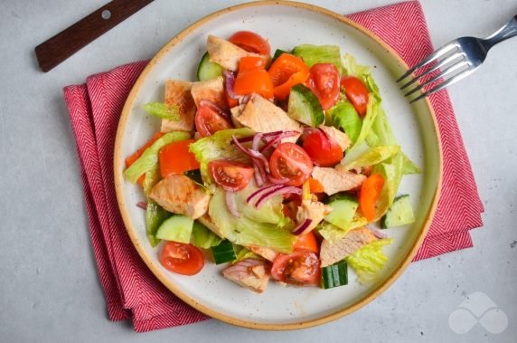 Greek salad with turkey, without olives and cheese: photo of recipe preparation, step 5