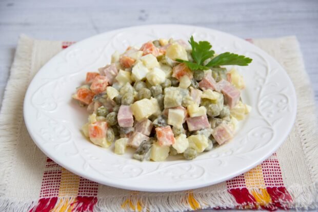 Olivier salad with ham – a simple and delicious recipe with photos (step by step)