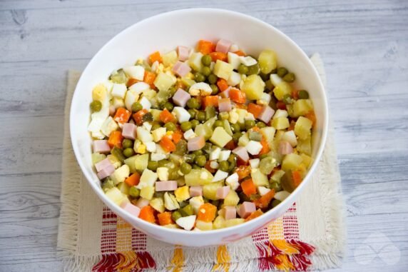 Olivier salad with ham: photo of recipe preparation, step 3