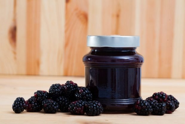 Blackberries in their own juice for the winter – a simple and delicious recipe, how to cook step by step