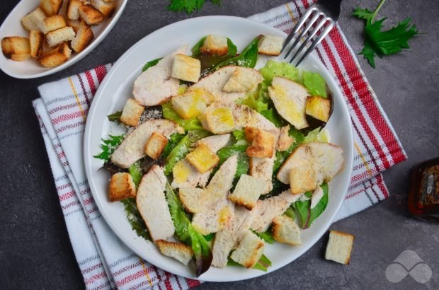 Caesar salad with sesame oil is a simple and delicious recipe with photos (step by step)