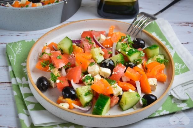 Greek salad at home - a simple and delicious recipe with photos (step by step)