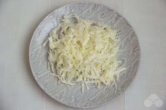 Cabbage, bell pepper and Korean carrot salad: photo of recipe preparation, step 1