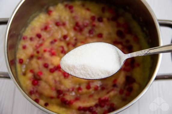 Apple and lingonberry jam: photo of recipe preparation, step 5