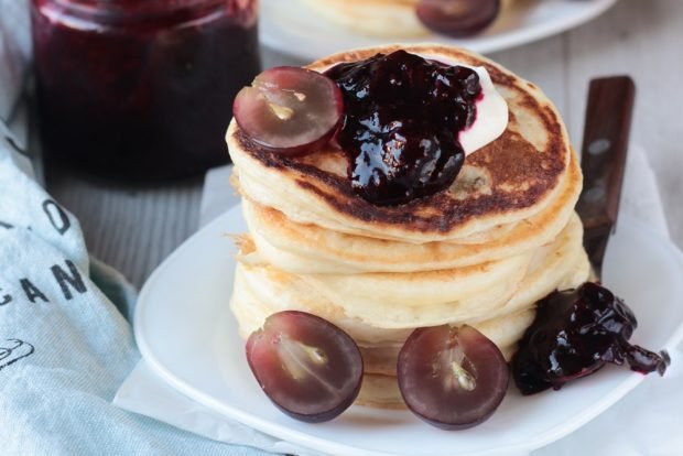 Grape jam in a slow cooker