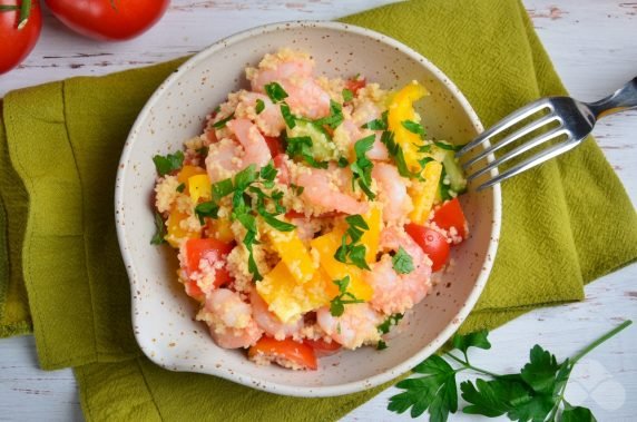 Vegetable salad with shrimp and couscous: photo of recipe preparation, step 5