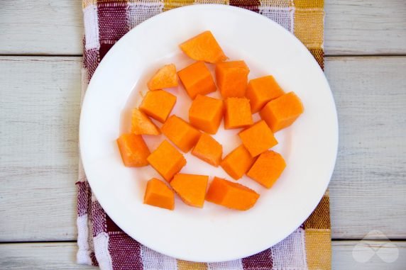 Baked pumpkin with honey and cinnamon: photo of recipe preparation, step 1