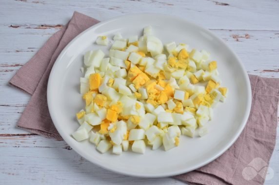 Salad with crab sticks, radishes and herbs: photo of recipe preparation, step 1