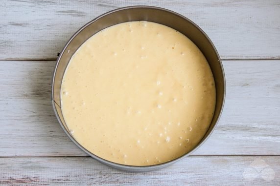 Sponge cake with condensed milk: photo of recipe preparation, step 4