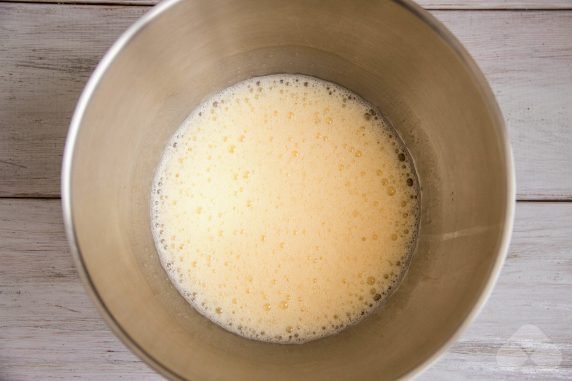 Sponge cake with condensed milk: photo of recipe preparation, step 1